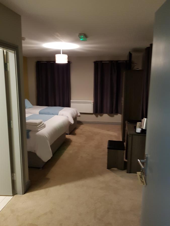 Bed and Breakfast Lynch'S On The Pier Castletownbere Exterior foto